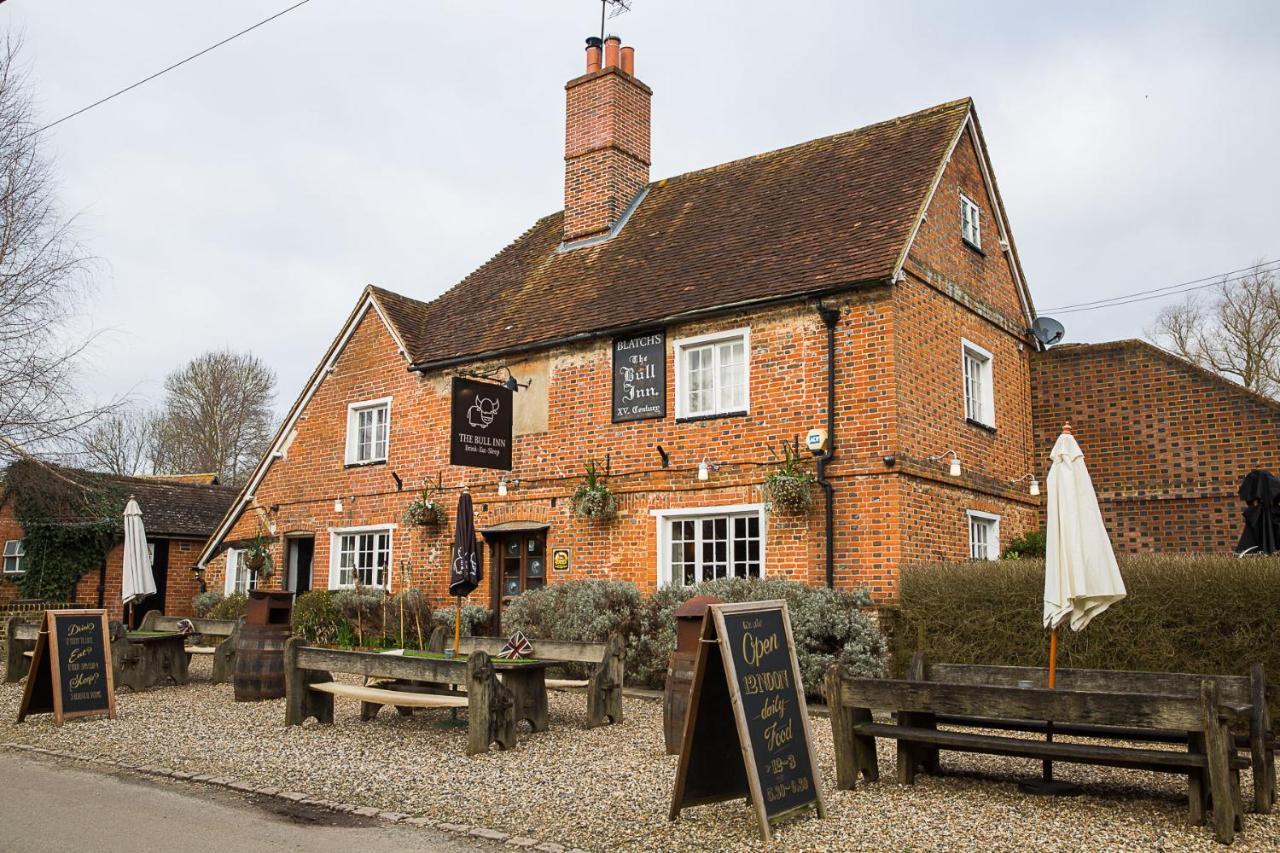 The Bull Inn Pub Stanford Dingley Exterior photo